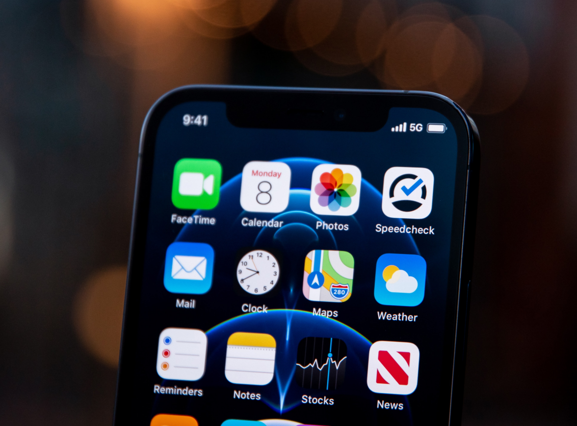 绥棱苹果手机维修分享为什么 iPhone 12 在冬季会自动关机 