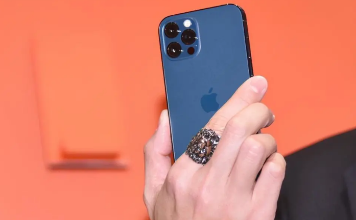 绥棱苹果手机维修分享iPhone12系列重启方法教程 
